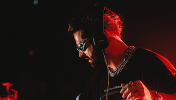 Alok új modellt mutat a fenntartható DJ-turnézásra