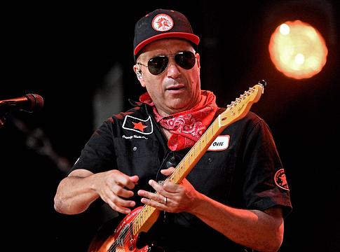 Tom Morello édesanyja emlékére indított jótékonysági projektet