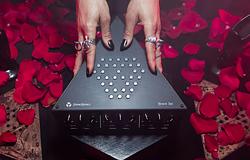 Eternal Research Demon Box: elektromágneses mezőkből születő hangok