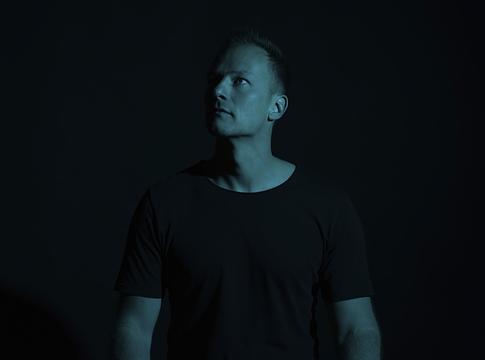 Yves V és Dimitri Vangelis & Wyman közös himnusza: You & I