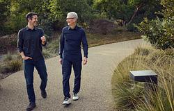 Tim Cook távozik az Apple éléről, John Ternus lesz a CEO