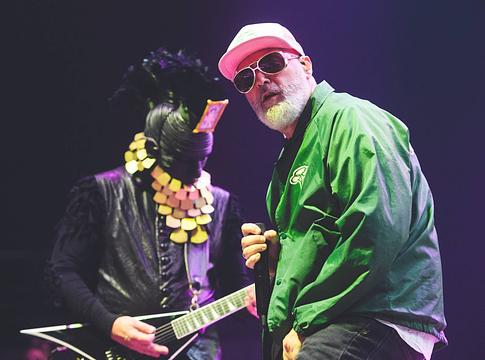 Ál rendőri razziával zavarta meg a Limp Bizkit koncertjét a Broken Lizard