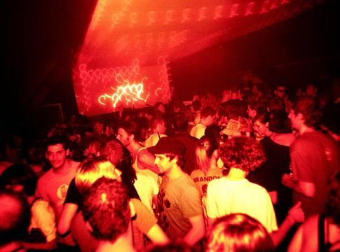 Berlin hárommillió eurós zajvédelmi programmal mentené meg a klubkultúrát