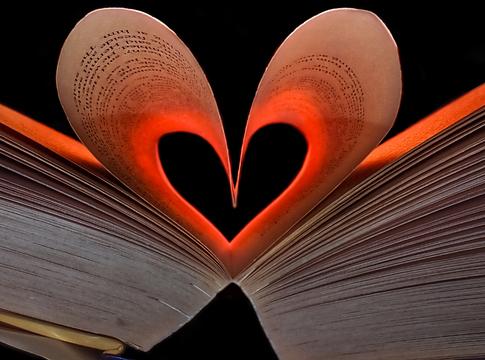 Öt könyv a szerelemről, Valentin-napra – túl a rózsaszín kliséken