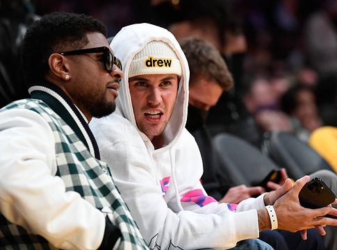 Feszült pillanatok: Justin Bieber és Usher összeszólalkozhatott egy Oscar-partin
