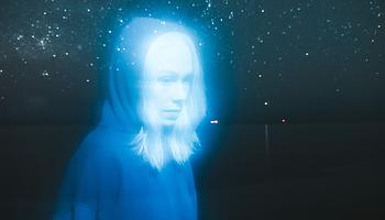 Phoebe Bridgers telefonmentes, bensőséges UK-albumnyitó koncerteket jelentett be