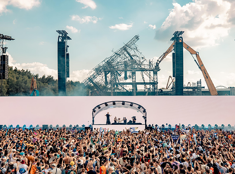Tűzvész után is indulhatott a Tomorrowland – Metallica segítségével építették újjá a főszínpadot