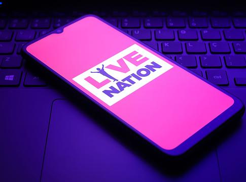 Live Nation vezetők belső üzenetekben gúnyolták a koncertjegy-vásárlókat