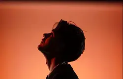 Korolova új szintre emeli Rivo Last Night című számát