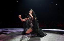 Lady Gaga lemondta a miami koncertjét a hangszálai miatt