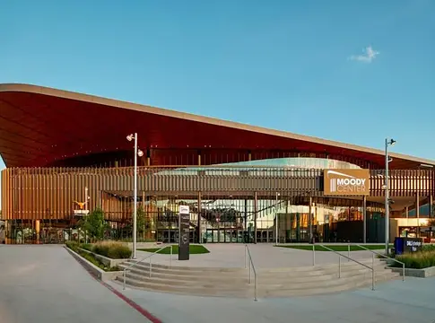 Botrány az austini Moody Center körül: lemondott az Oak View vezetője