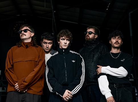 A Gurriers filmzenékkel hangol második albumjára