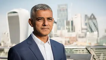 Sadiq Khan megvédené London éjszakai életét a korlátozásokkal szemben