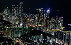 A BTS visszatérése felpörgette a HYBE részvényeit, vezetői opciókat váltottak be