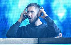 Egy pizzaszelet repült Calvin Harris közönségébe Belfastban