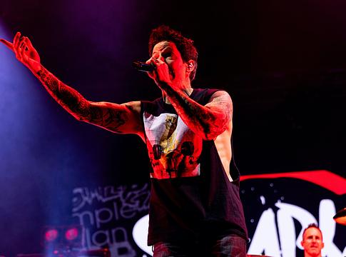 Simple Plan bejelentette 2026-os európai és brit arénaturnéját