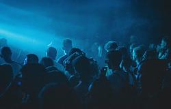Késelés történt egy illegális rave-en Angliában