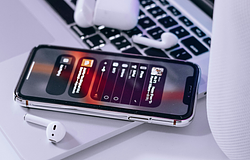 Tim Cook szerint elkerülhetetlenek az áremelések – kérdés, érinti‑e az Apple Musicot