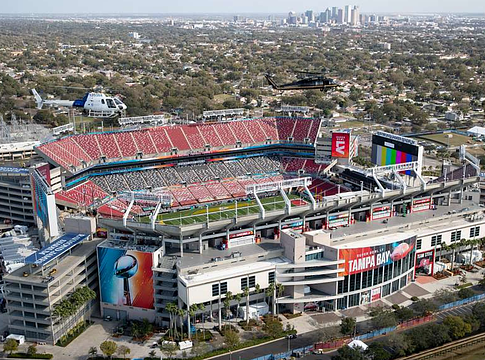 Nő a nyomás a Tampa-beli Kanye West-koncertek lemondására