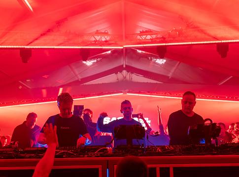 Harminc év a pult mögött – Chriss Ronson őszinte vallomása egy korszakot formáló estéről