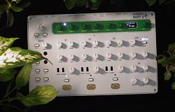 Nyström HUM 2: érzékelős, multitimbrális szinti generatív szekvencerekkel