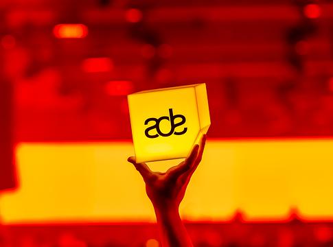 Az ADE megvonta a státuszt a Shlømót kiállító eseménytől