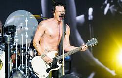 Yungblud szünetet tart, lemondta hétvégi koncertjét