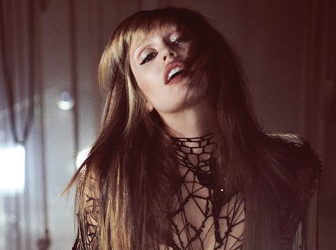 Miley Cyrus a filmzene felé nyitott az Oscar-gálán