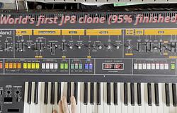 Jupiter-8 klónon dolgozik az ACME Synthworks