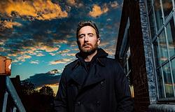 David Guetta új szintre emeli az „I Run”-t egy csúcsidős remixszel