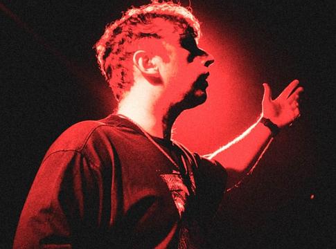 Rebūke élet- és zenei tanácsokkal inspirálja a feltörekvő producereket