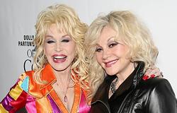 Dolly Parton húga kiakadt a halála után terjedő AI-tartalmak miatt