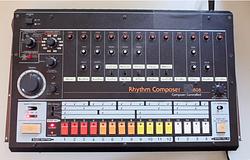 SuperOS-808: nyílt forrású firmware a Roland TR-808-hoz, MIDI-vel és kibővített szekvenszerrel