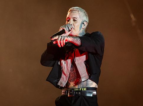 Magyar frontemberrel játszotta el deathcore-klasszikusát a Bring Me The Horizon a Szigeten