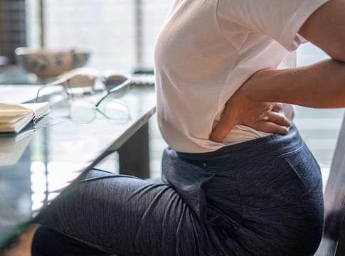 10 óra ülés = 40 perc mozgás: ennyi kell az egészségedért