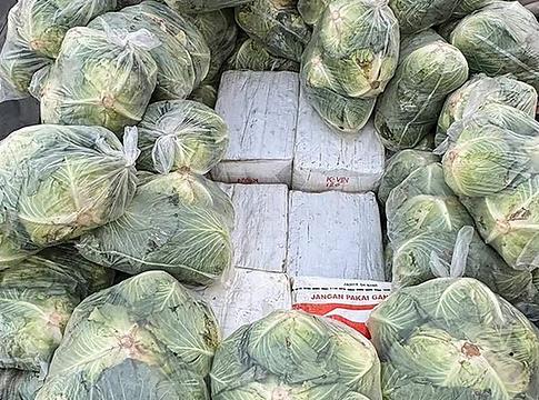 Thaiföldön káposzta alá rejtve fogtak el 1,6 tonna ketamint és kristálymetamfetamint