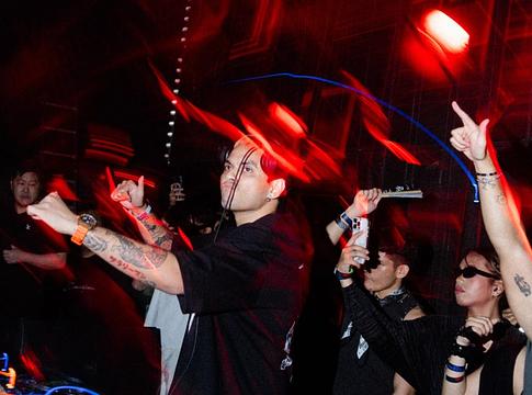 HOEST nemzetközi szerződést kötött, Ázsián túlra is nyit a manilai DJ