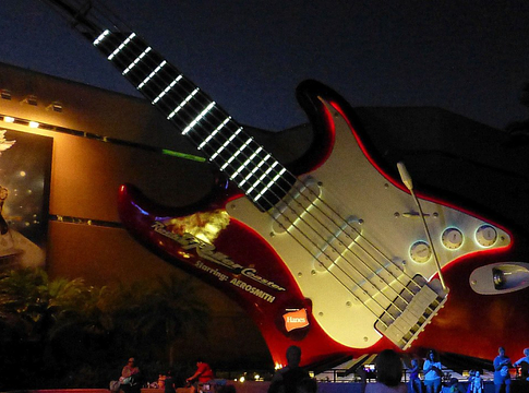 Új korszak kezdődik a Rock ‘n’ Roller Coaster életében