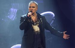 Életveszélyes fenyegetés miatt Morrissey lemondta koncertjeit