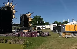 Kerti buliból 4000 fős hardstyle fesztivál lett
