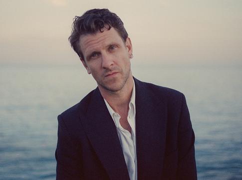 Jamie T húsz év után visszatér a Scala színpadára