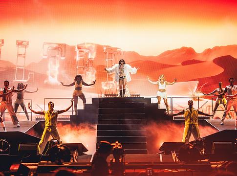JENNIE új remixet és kiadatlan dalokat mutatott be Madridban