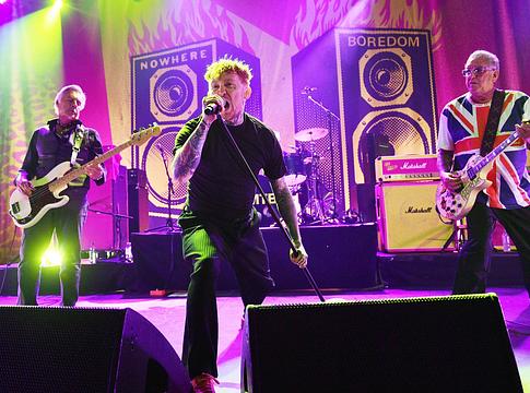 A Sex Pistols új zenéken dolgozik Frank Carterrel az élen