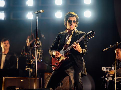 Új Arctic Monkeys-dal érkezik a War Child támogatására