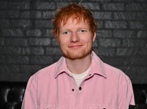 Ed Sheeran előzenekarát keresi a Guitar Center – rosszkor jött a pályázat
