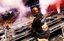 Carl Cox közzétette legendás vinyl szettjét