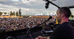 Fritz Kalkbrenner ingyenes koncerttel és fagylalttal lepi meg a rajongókat Berlinben