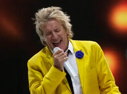 Felháborodás: Rod Stewart a World Cup-meccsen bukkant fel a San Diego-i koncert lemondása után