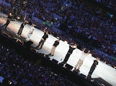 Hét év után tért vissza Londonba a BTS