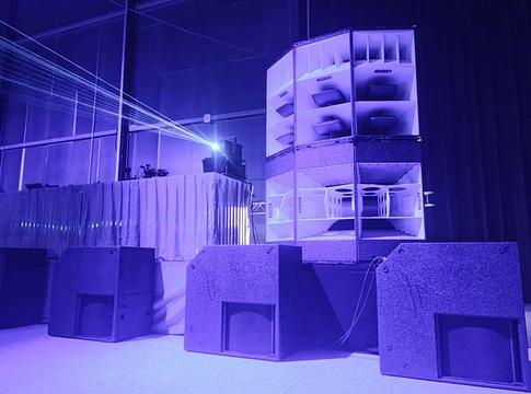 A Globus terem hangzása új mércét állít Berlin klubéletében